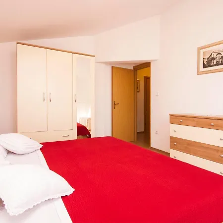 Suncica 1613 Gasthuis 3*