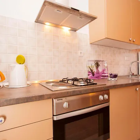 Vendégház Suncica 1613 3*